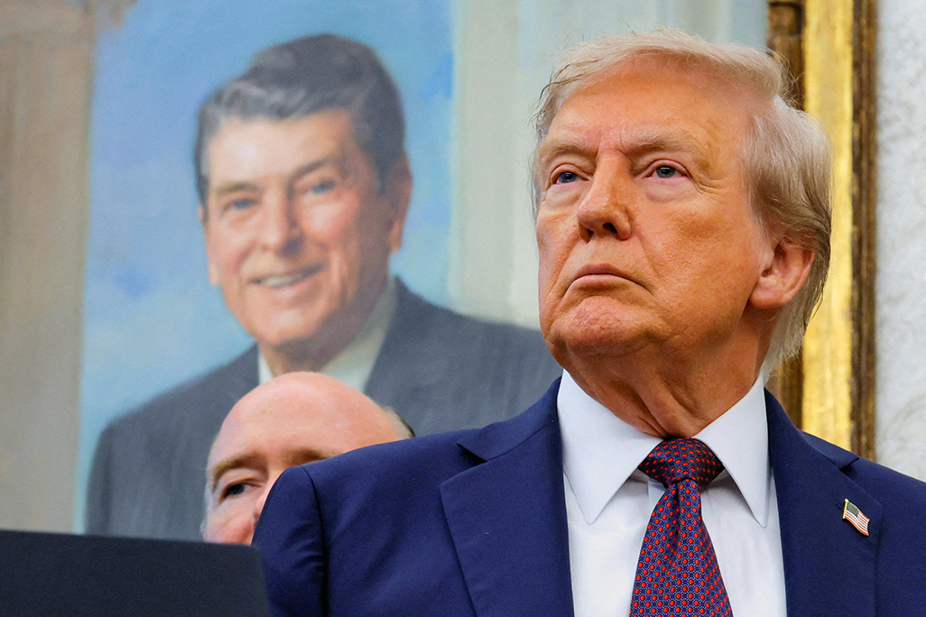 image A ghost in the Oval Office: How Reagan looms over Trump presidency